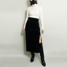 Load image into Gallery viewer, VINTAGE LORD &amp; TAYLOR SUEDE SKIRT WITH SIDE SLIT | BLACK | US 4