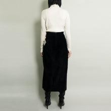 Load image into Gallery viewer, VINTAGE LORD &amp; TAYLOR SUEDE SKIRT WITH SIDE SLIT | BLACK | US 4