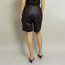 Load image into Gallery viewer, VINTAGE LEATHER SHORT  | DARK BROWN | US 4-6